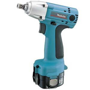 Аккумуляторный гайковерт Makita 6918 FDWDE Аккумуляторный гайковерт Makita 6918 FDWDE